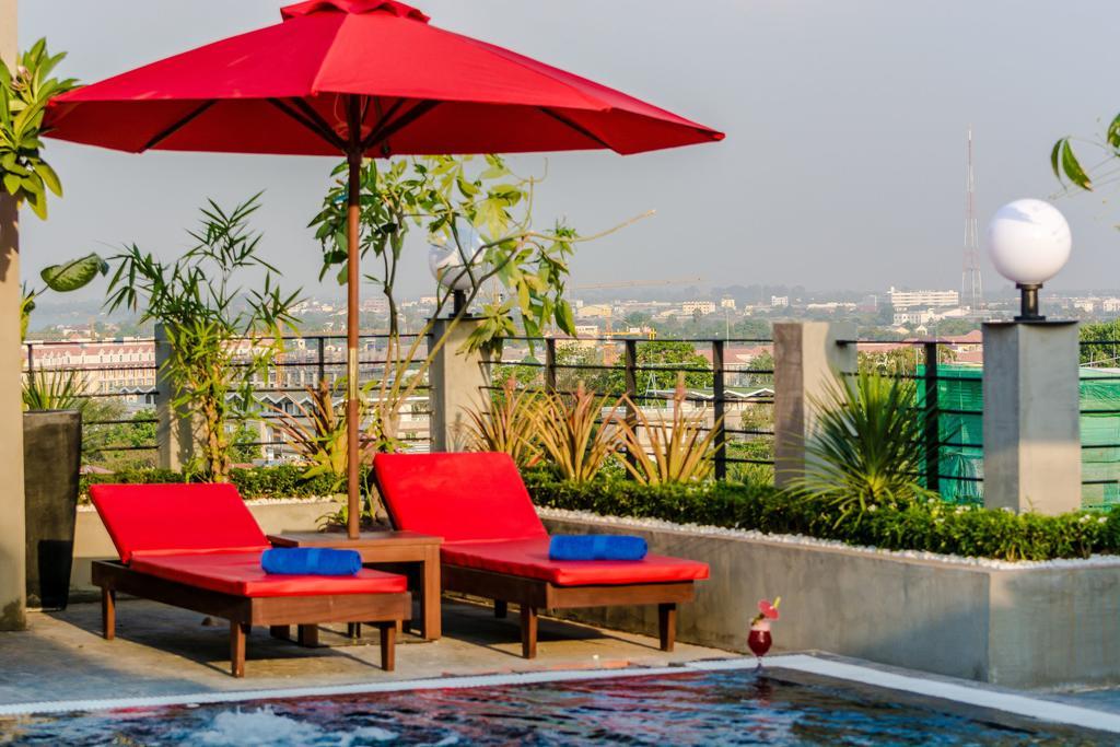 פנום פן Diamond Palace Resort & Sky Bar מראה חיצוני תמונה