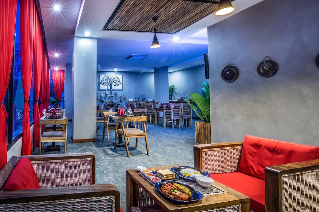 פנום פן Diamond Palace Resort & Sky Bar מראה חיצוני תמונה