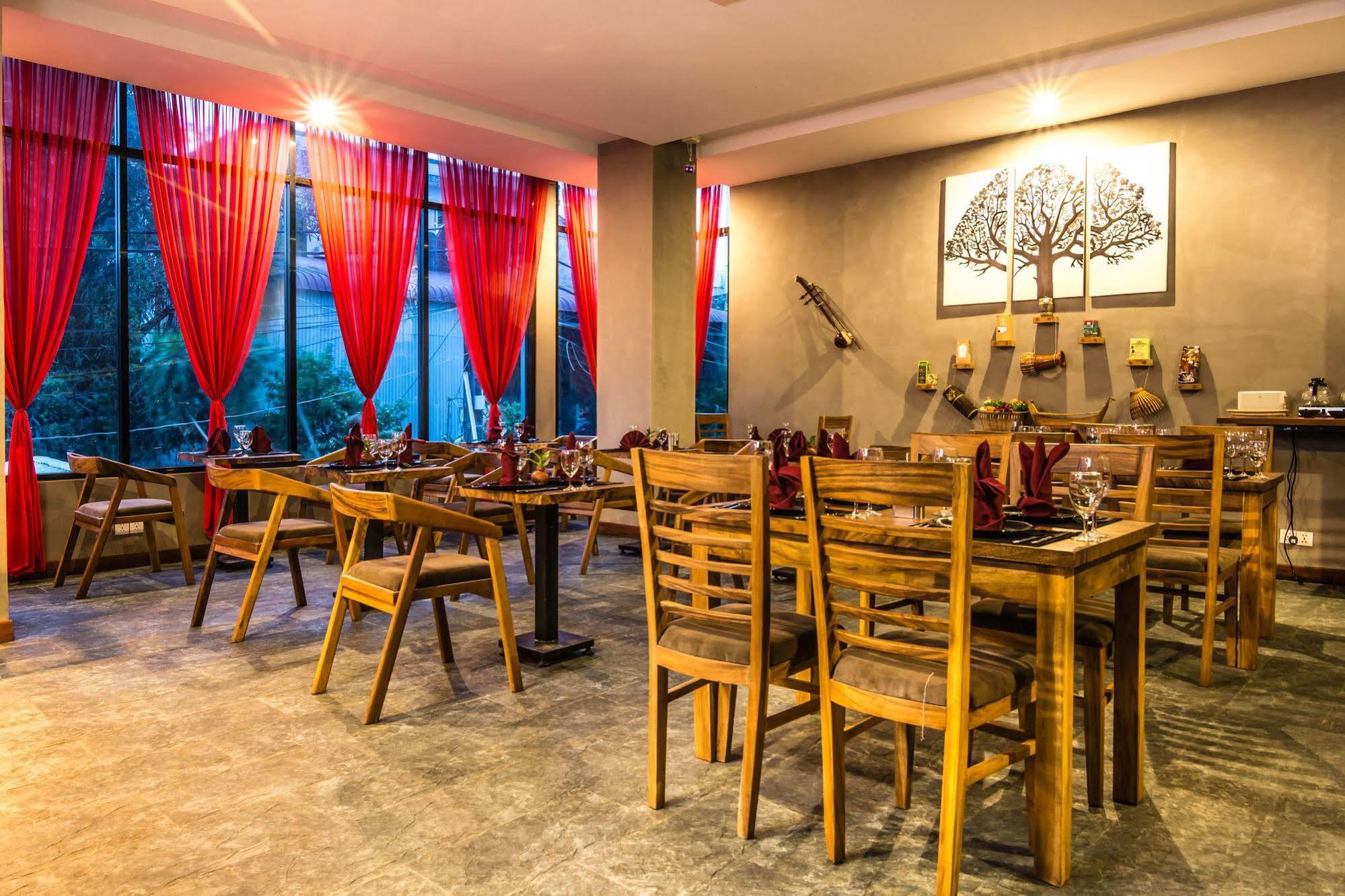 פנום פן Diamond Palace Resort & Sky Bar מראה חיצוני תמונה