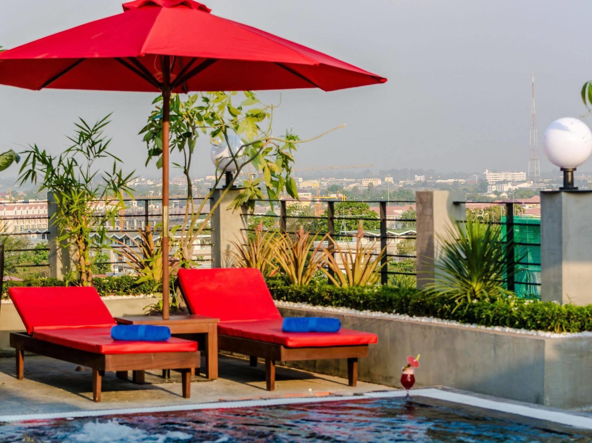 פנום פן Diamond Palace Resort & Sky Bar מראה חיצוני תמונה