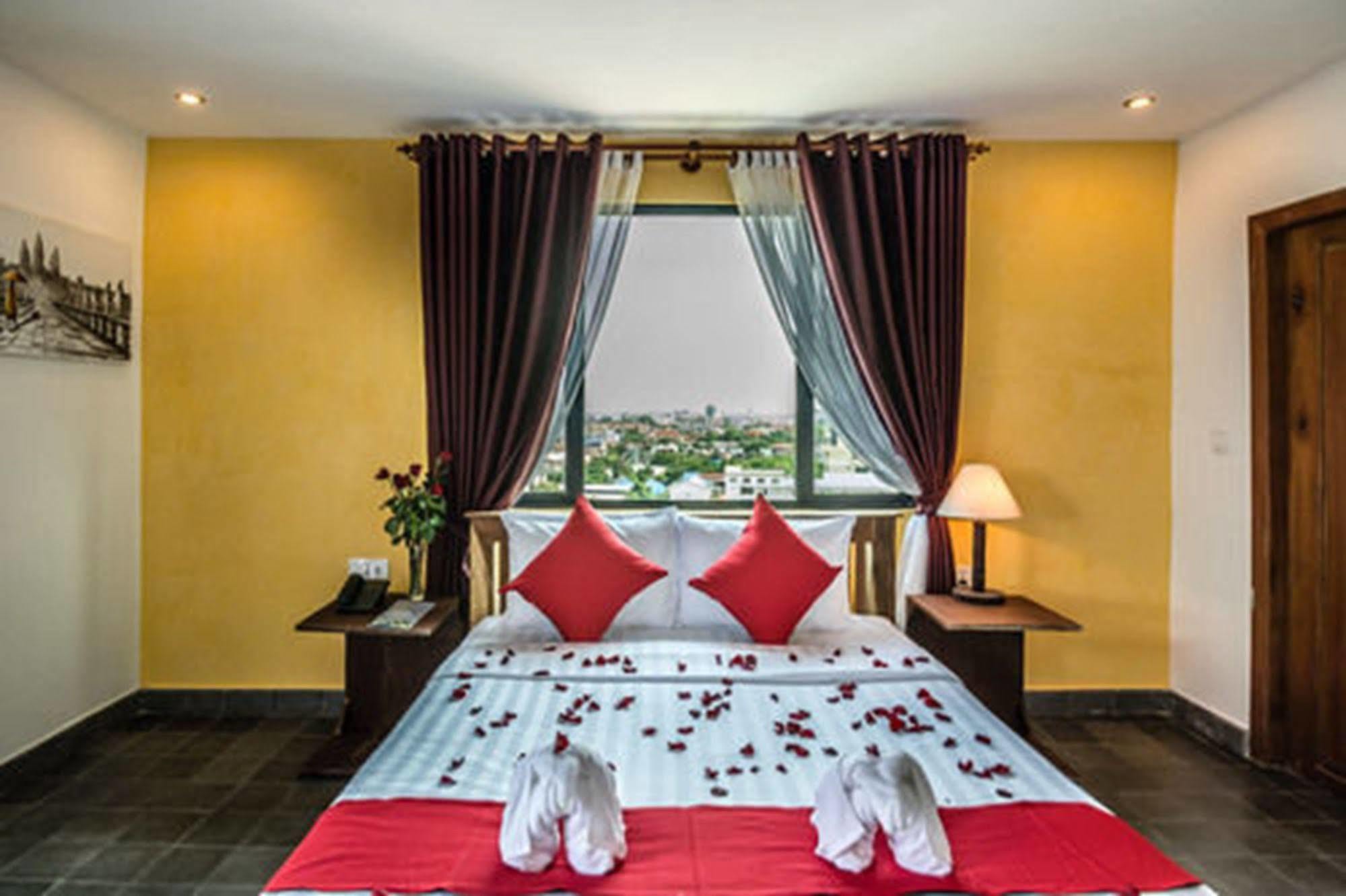 פנום פן Diamond Palace Resort & Sky Bar מראה חיצוני תמונה